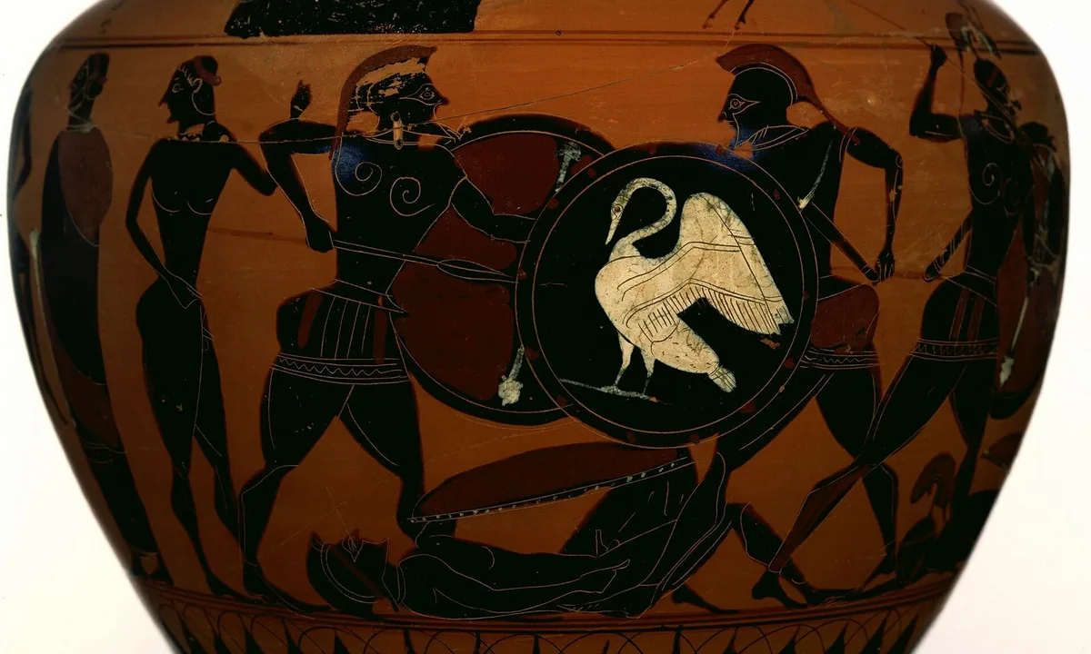 Black figures painted on an orange clay vase: two helmeted warriors with round shields, one shield showing a white swan, thrust spears at each other over a fallen body.